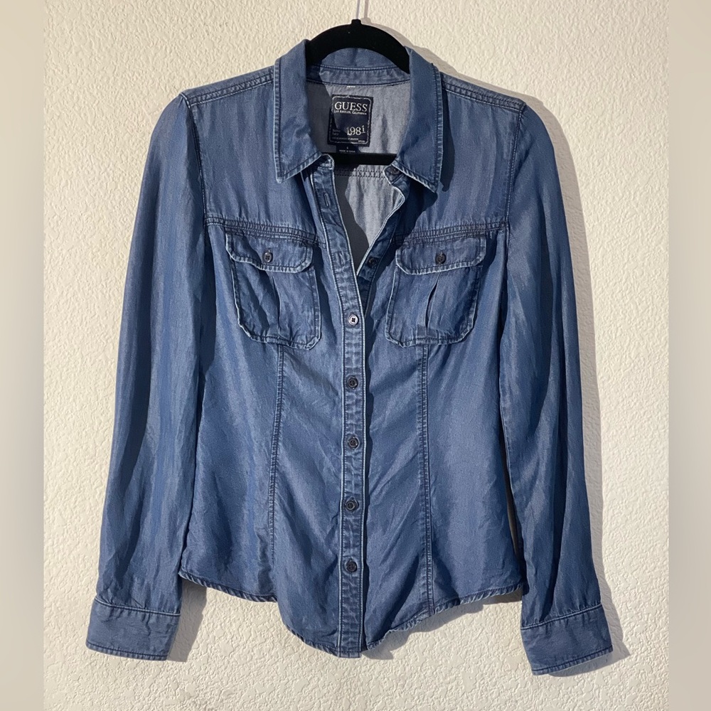 Guess Denim Shirt 
Style # W21H38D0M40